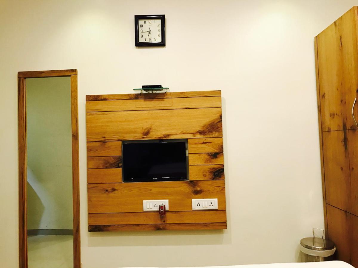 Hotel Grandeur-Near Mumbai International Airport מראה חיצוני תמונה